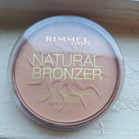 ✨ Rimmel Natural Bronzer – Shade 020 Sunshine (Used Once, Like New) ✨ - Picture 1 of 2
